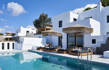 Cycladic Heart Villa