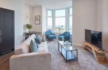 Seaview Sparkle Apartment