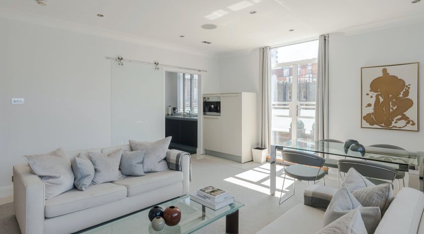 Photo of Knight Of Honour