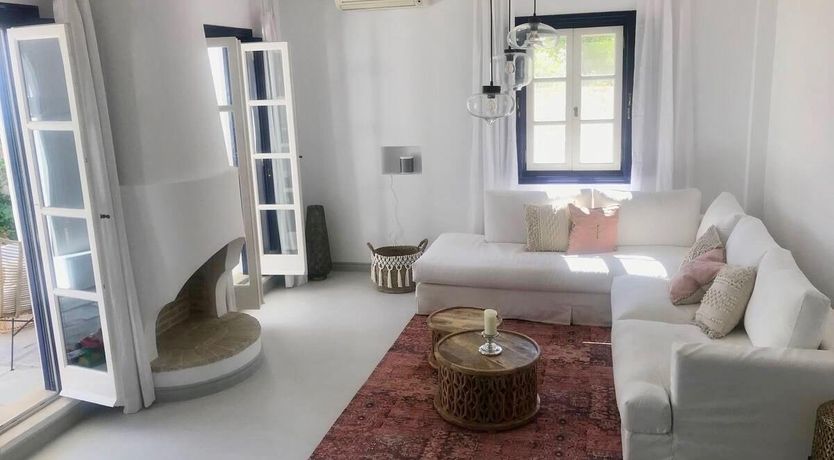 Photo of Tonic Saronic