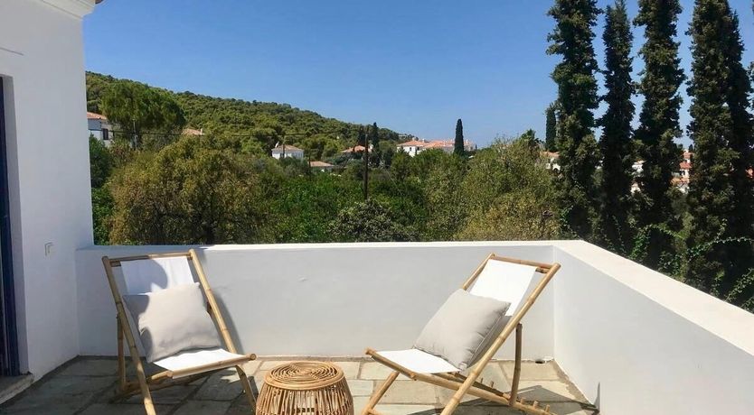 Photo of Tonic Saronic