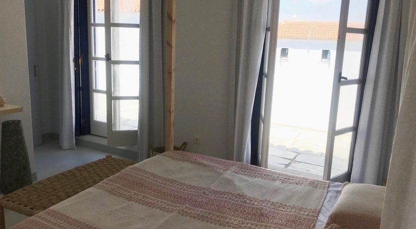 Photo of Tonic Saronic