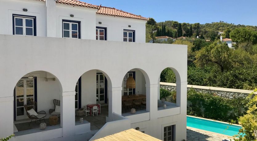 Photo of Tonic Saronic