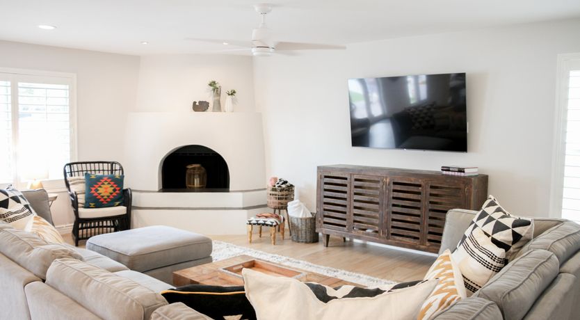 Photo of Crimson Art