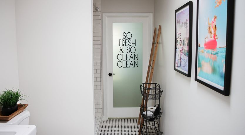 Photo of Crimson Art