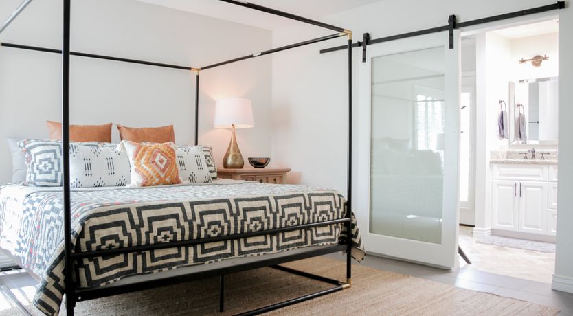 Photo of Crimson Art