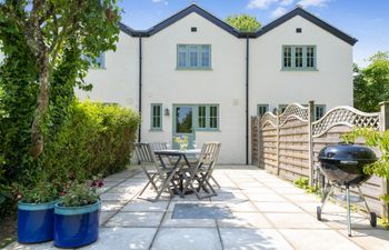 Tea & Cake Holiday Cottage