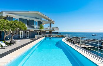 Lapping Waves Villa