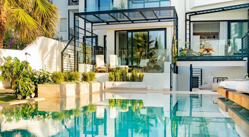 Photo of Azure Horizons