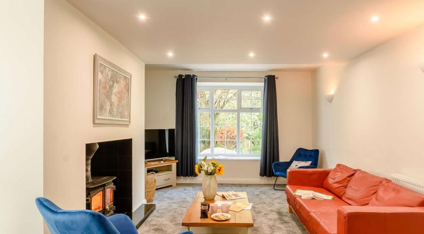 Photo of 3 Bed in Rochdale