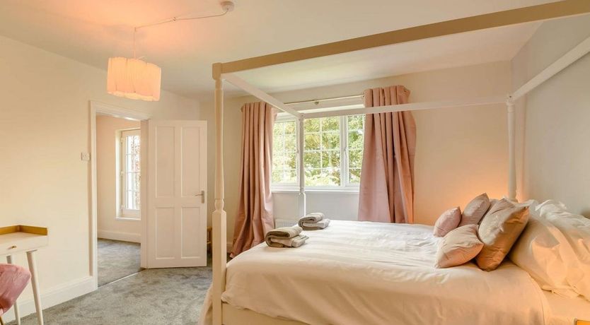 Photo of 3 Bed in Milnrow