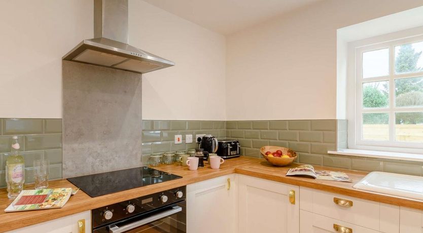 Photo of 3 Bed in Milnrow