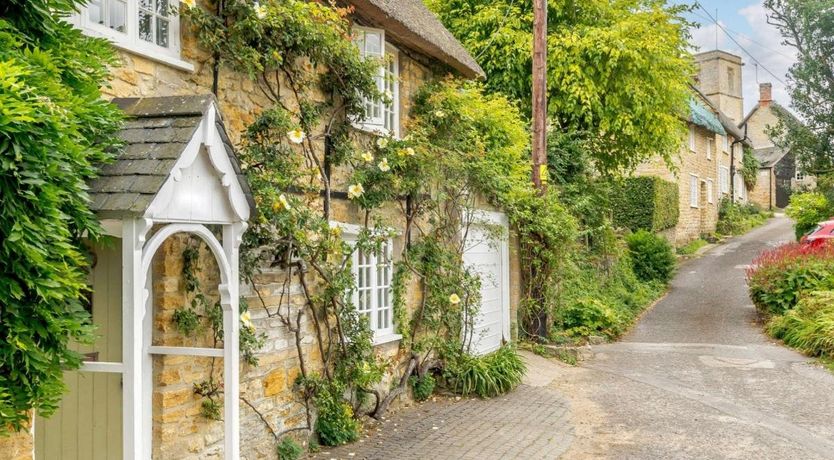 Photo of 3 Bed in South Perrott