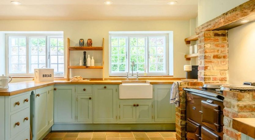 Photo of 3 Bed in South Perrott