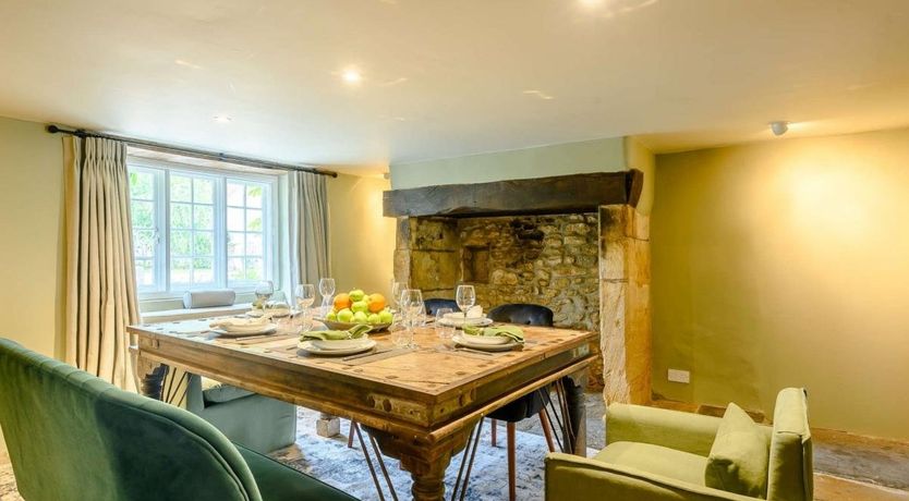 Photo of 3 Bed in South Perrott