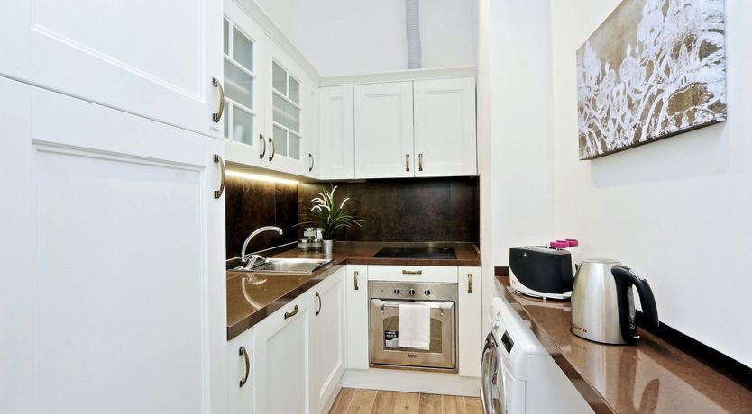 Photo of The Starling's Nest