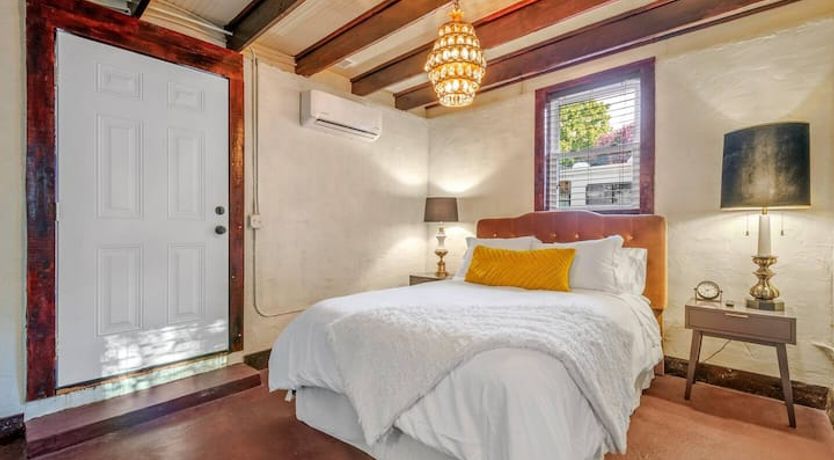 Photo of Airstream & Airwaves