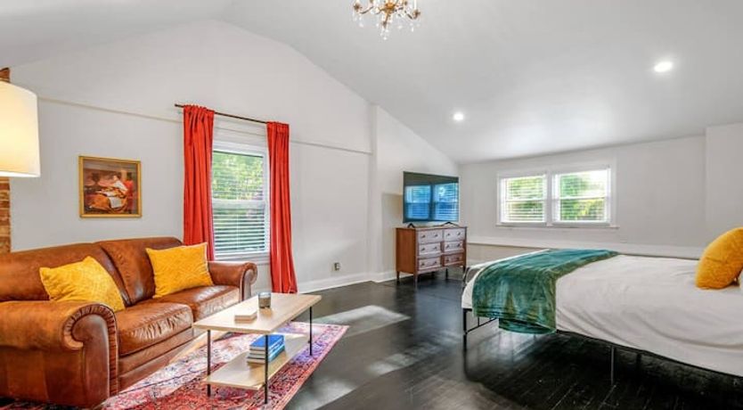 Photo of Airstream & Airwaves