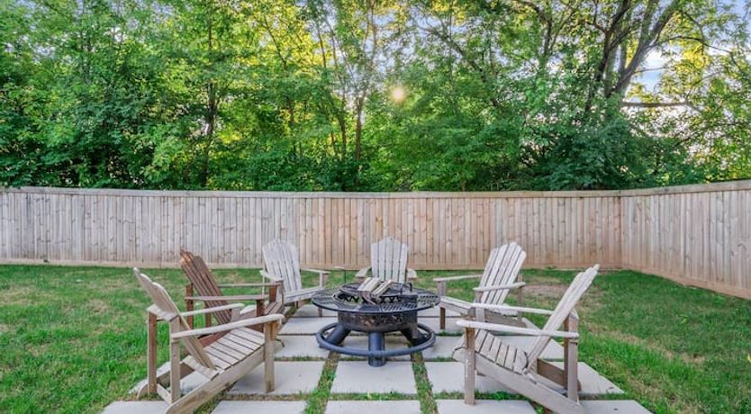 Photo of Airstream & Airwaves