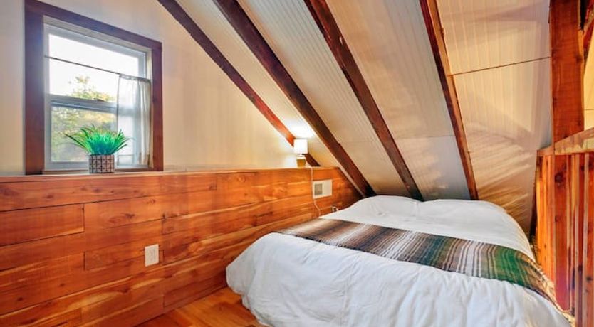 Photo of Airstream & Airwaves