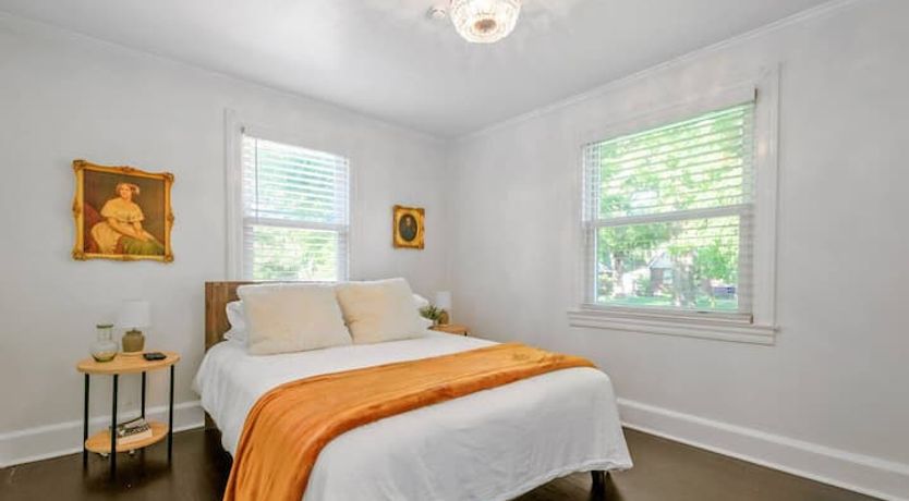 Photo of Airstream & Airwaves