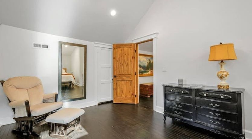 Photo of Airstream & Airwaves