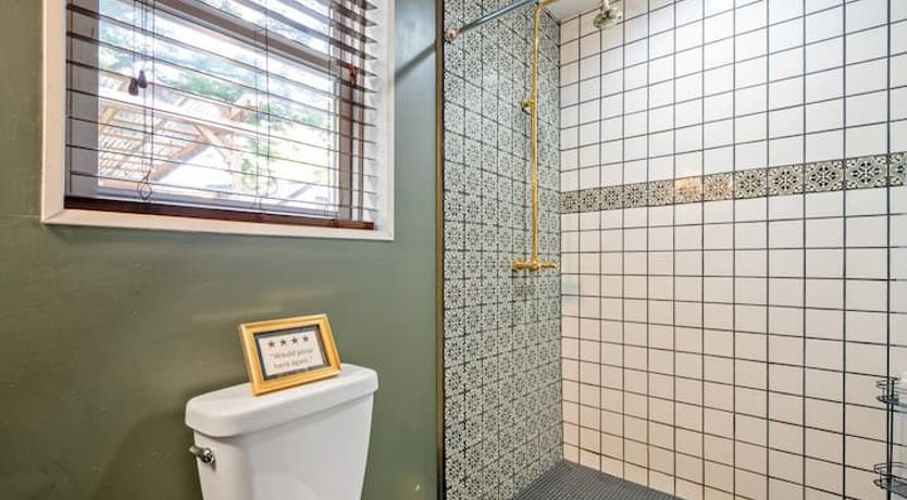 Photo of Airstream & Airwaves