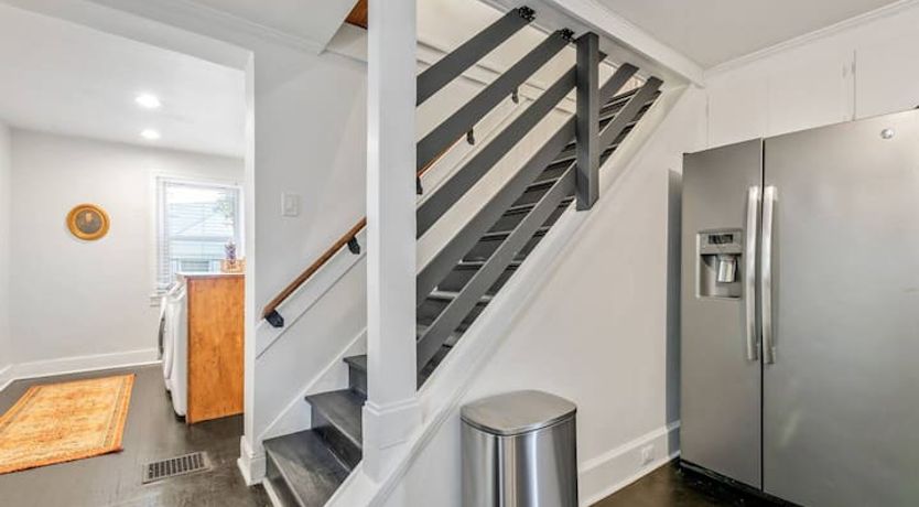 Photo of Airstream & Airwaves