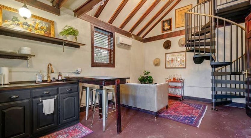 Photo of Airstream & Airwaves