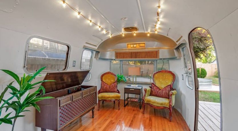 Photo of Airstream & Airwaves
