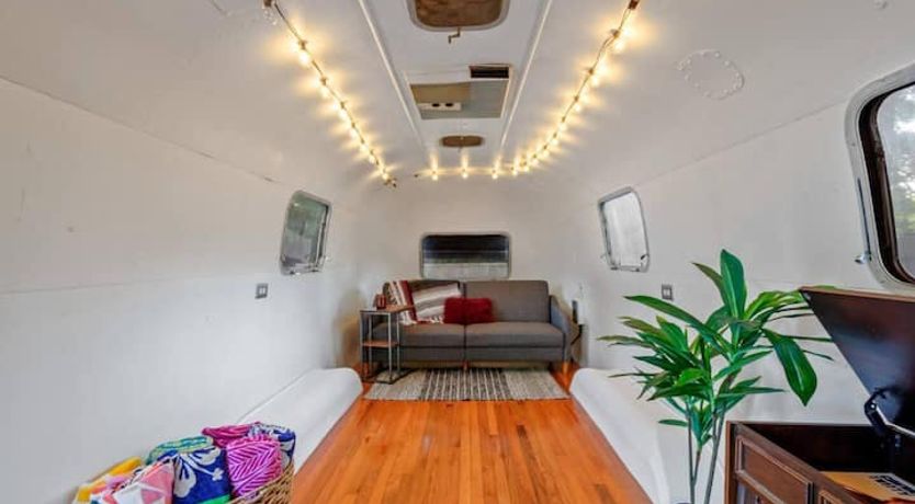 Photo of Airstream & Airwaves