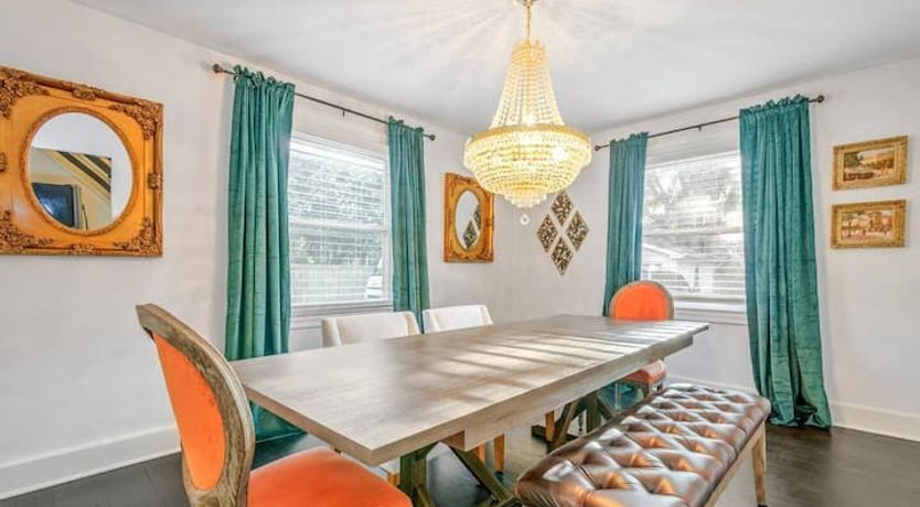 Photo of Airstream & Airwaves