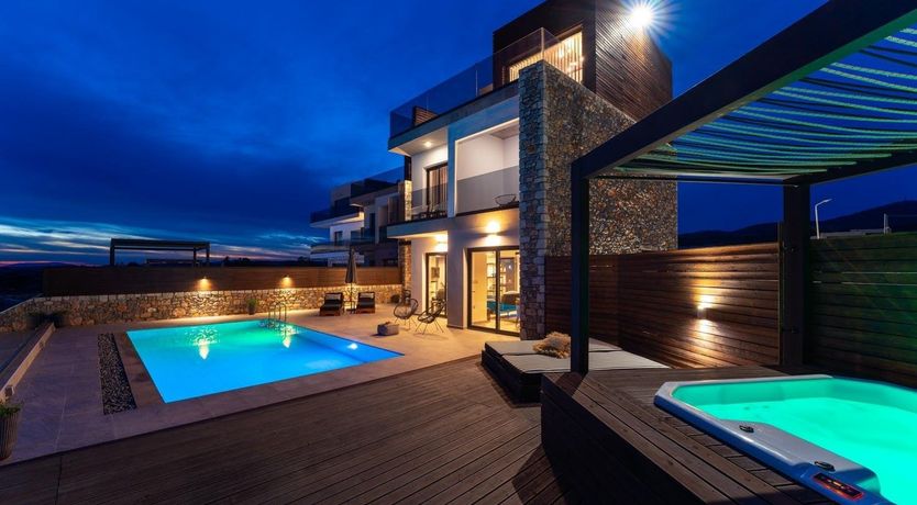 Photo of The Seven Wonders