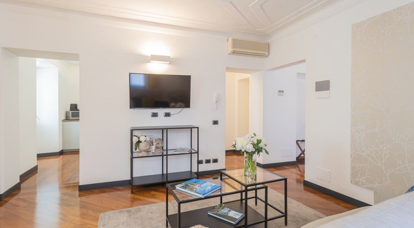 Photo of Cream Roses