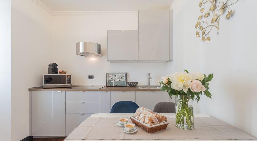 Photo of Cream Roses