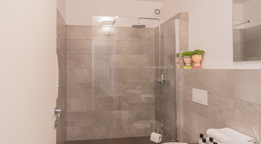 Photo of Cream Roses