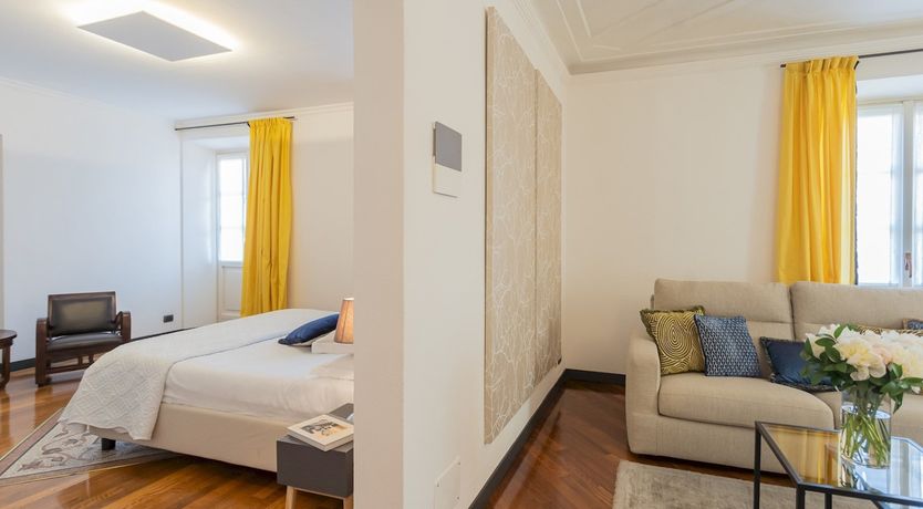 Photo of Cream Roses