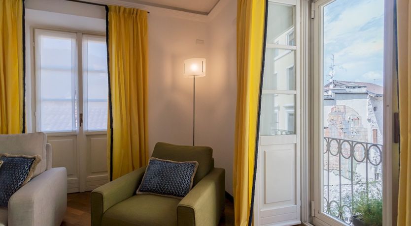 Photo of Cream Roses