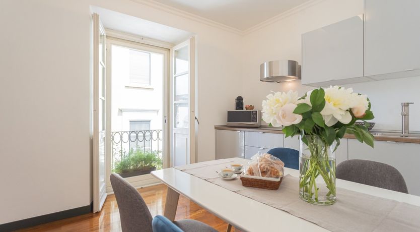 Photo of Cream Roses