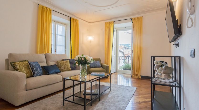 Photo of Cream Roses