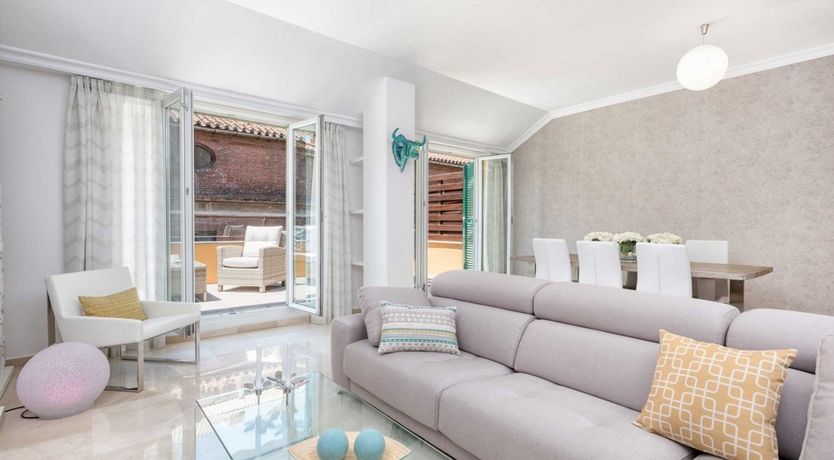 Photo of Juniper Green