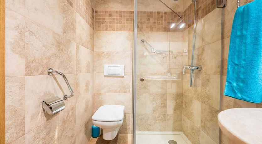 Photo of Juniper Green