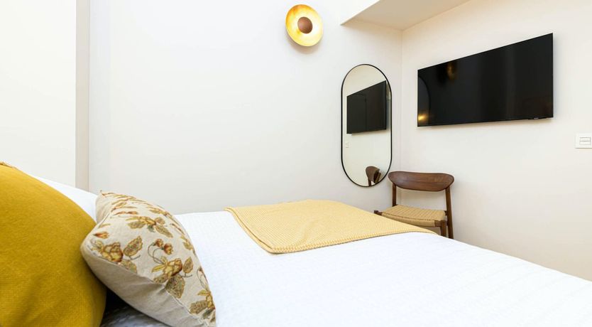 Photo of Balcony & Beam