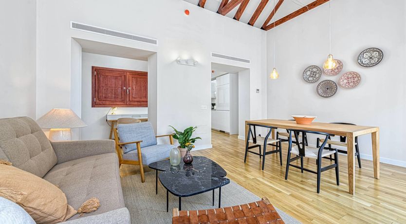 Photo of Balcony & Beam