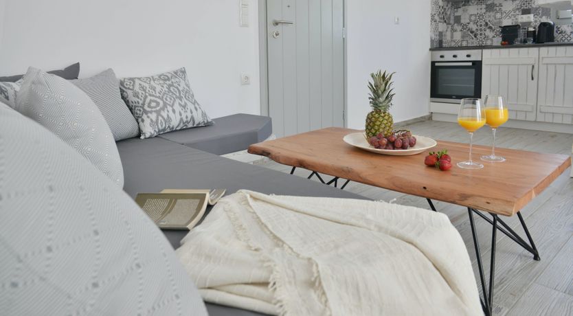 Photo of Zeus in the Architecture