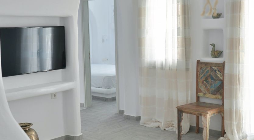 Photo of Zeus in the Architecture