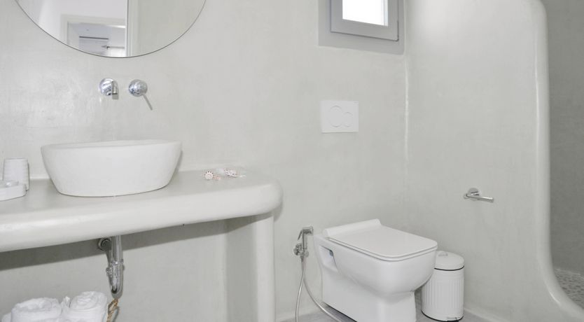 Photo of Zeus in the Architecture