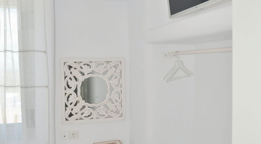 Photo of Zeus in the Architecture