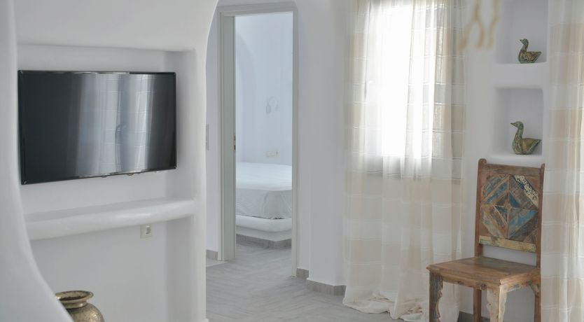 Photo of Zeus in the Architecture