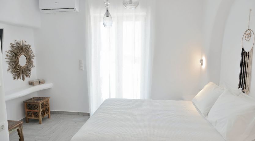 Photo of Zeus in the Architecture